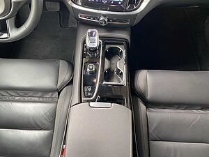 Volvo  Plus Dark Recharge