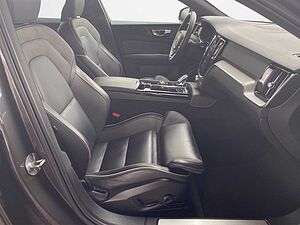 Volvo  Plus Dark Recharge