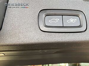 Volvo  R Design Recharge