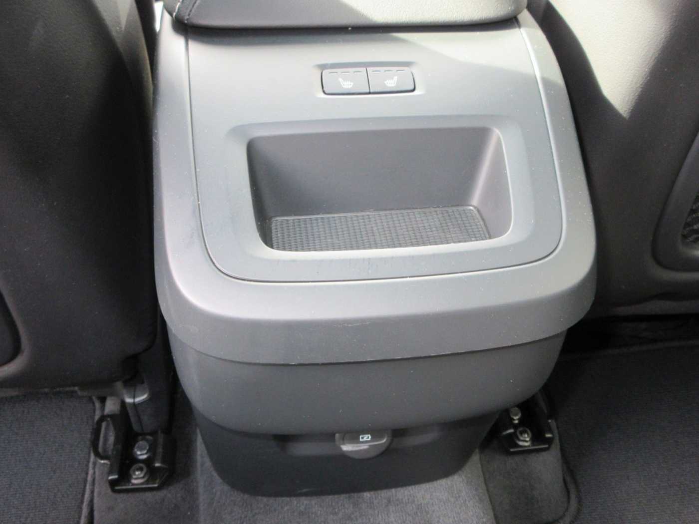 Volvo  B5 Plus Dark AWD