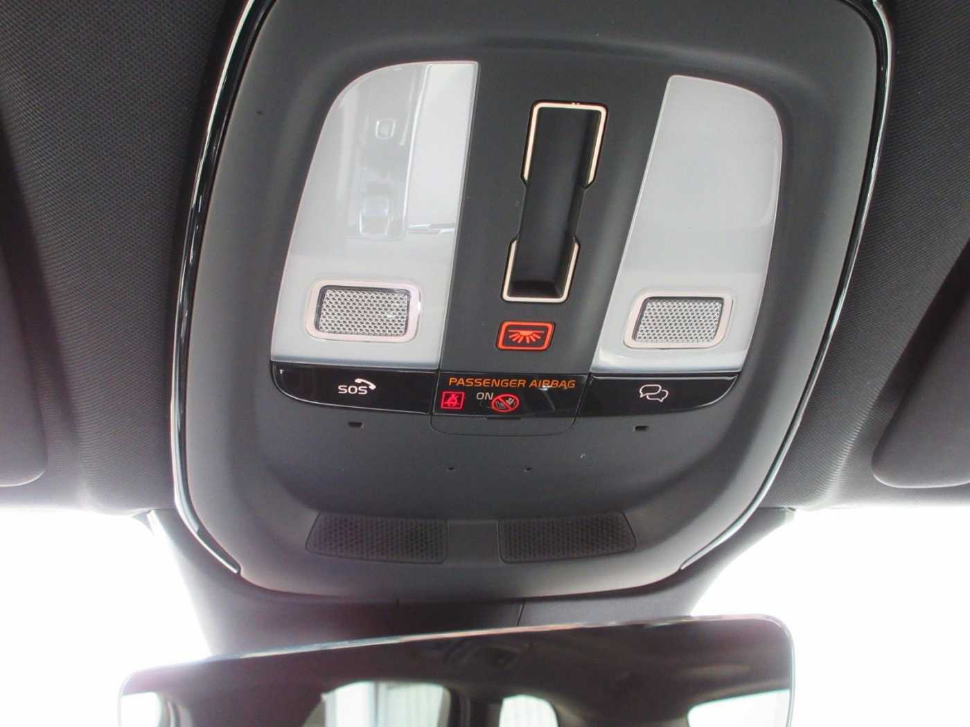 Volvo  B5 Plus Dark AWD