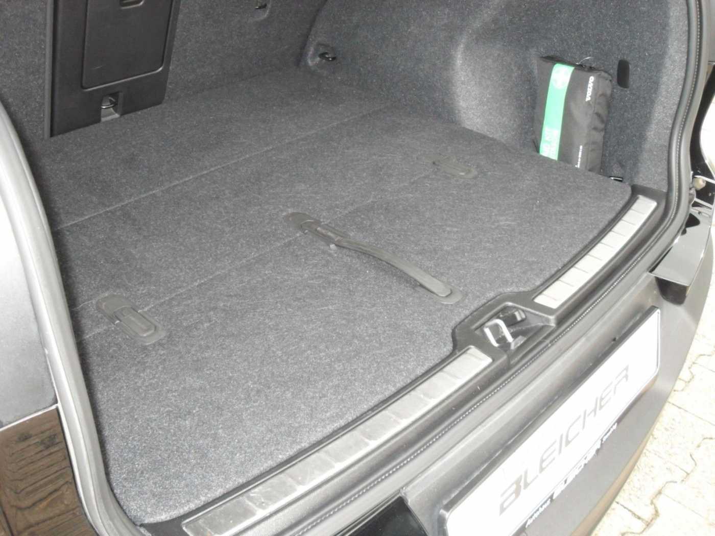 Volvo  Ultimate Recharge Pure Electric AWD