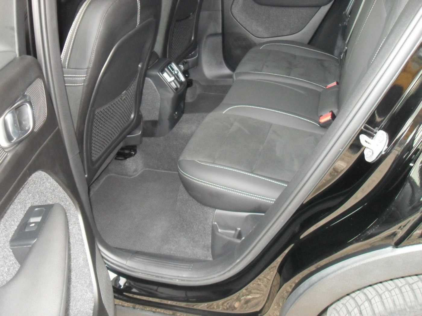Volvo  Ultimate Recharge Pure Electric AWD