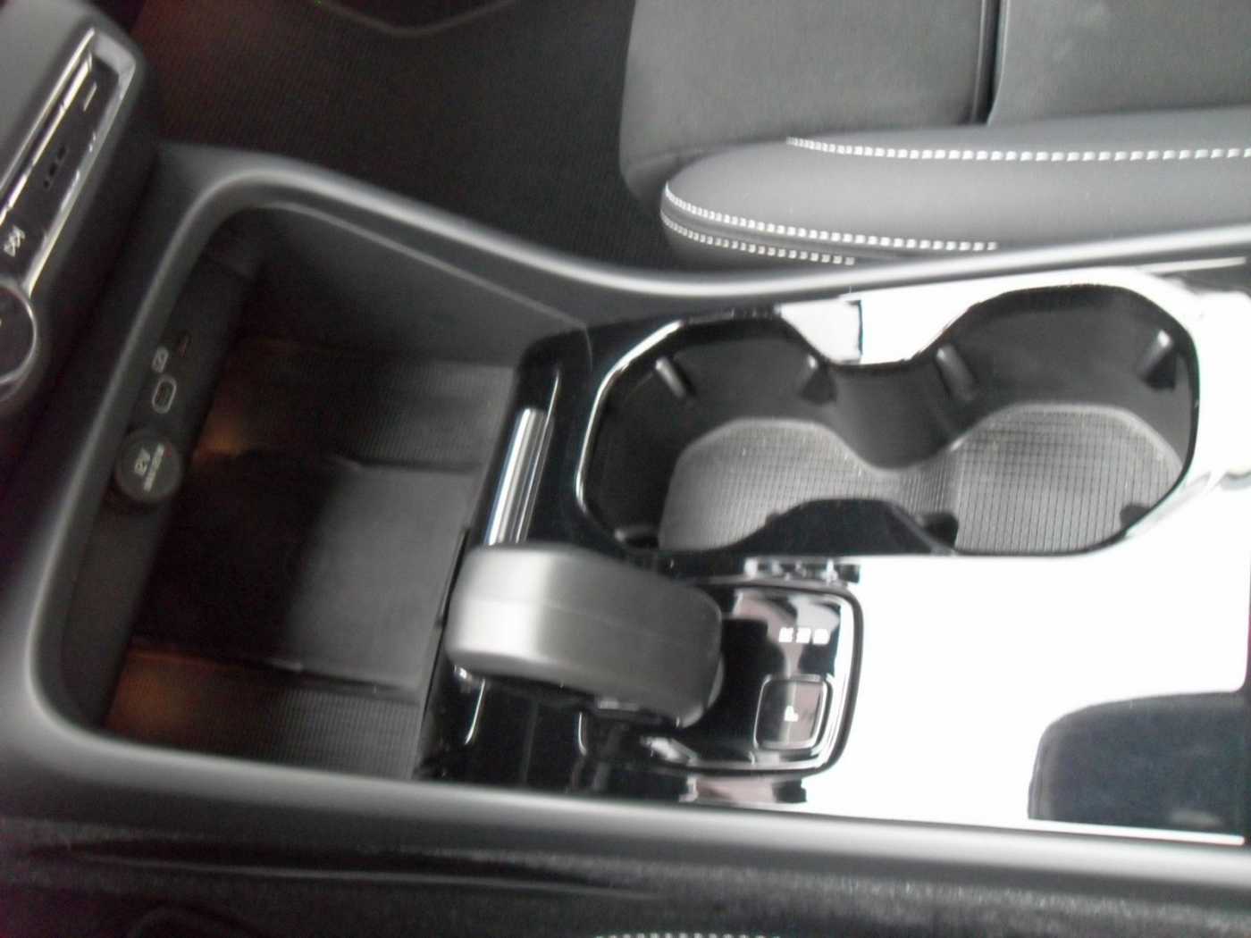 Volvo  Ultimate Recharge Pure Electric AWD