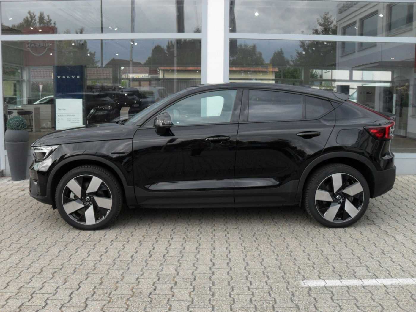 Volvo  Ultimate Recharge Pure Electric AWD
