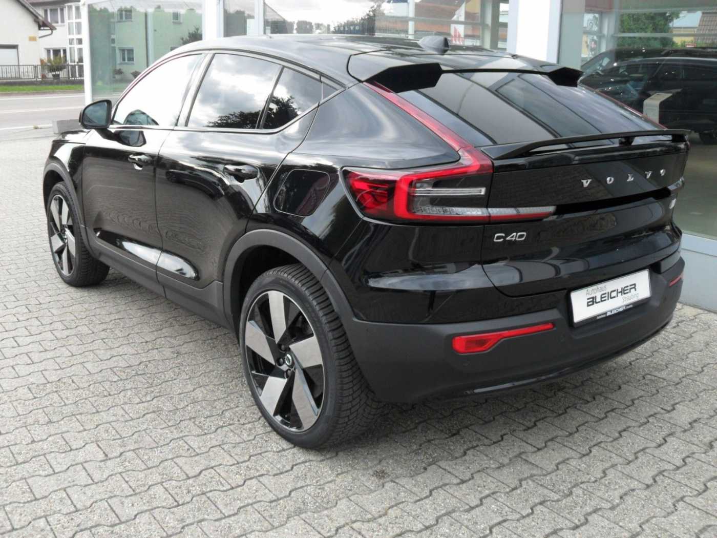 Volvo  Ultimate Recharge Pure Electric AWD