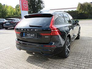 Volvo  B5 Plus Dark AWD