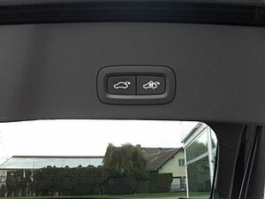 Volvo  Ultimate Recharge Pure Electric AWD