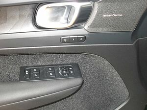 Volvo  Ultimate Recharge Pure Electric AWD