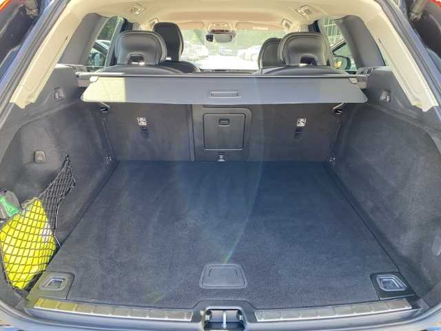 Volvo  XC60 Momentum Pro, B4 Mild-Hybrid Diesel AWD