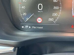 Volvo  XC60 T8 TWIN ENGINE AWD Automatikgetriebe (223+65kW/303+87PS) Inscription