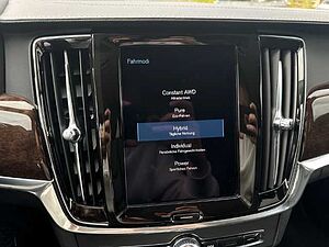 Volvo  V90 T8 TWIN ENGINE AWD Automatikgetriebe (223+65kW/303+87PS) Inscription