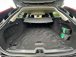 Volvo  V90 T8 TWIN ENGINE AWD Automatikgetriebe (223+65kW/303+87PS) Inscription