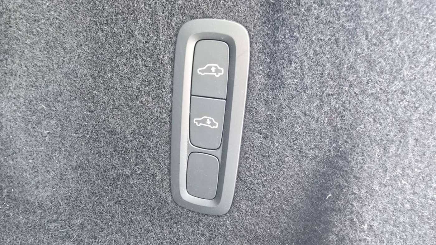 Volvo  T8 AWD Recharge R Design Geartronic Voll