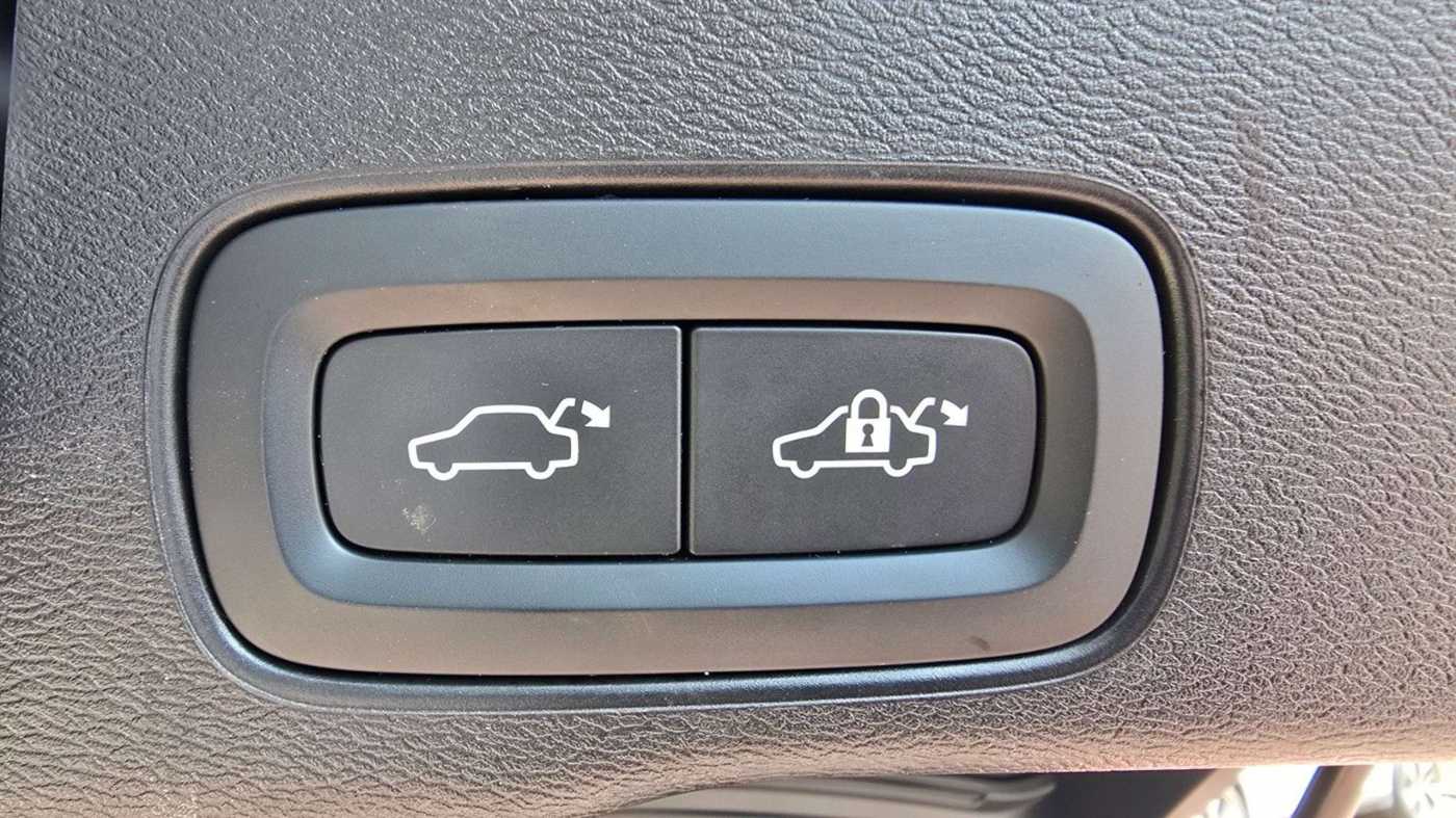 Volvo  T8 AWD Recharge R Design Geartronic Voll