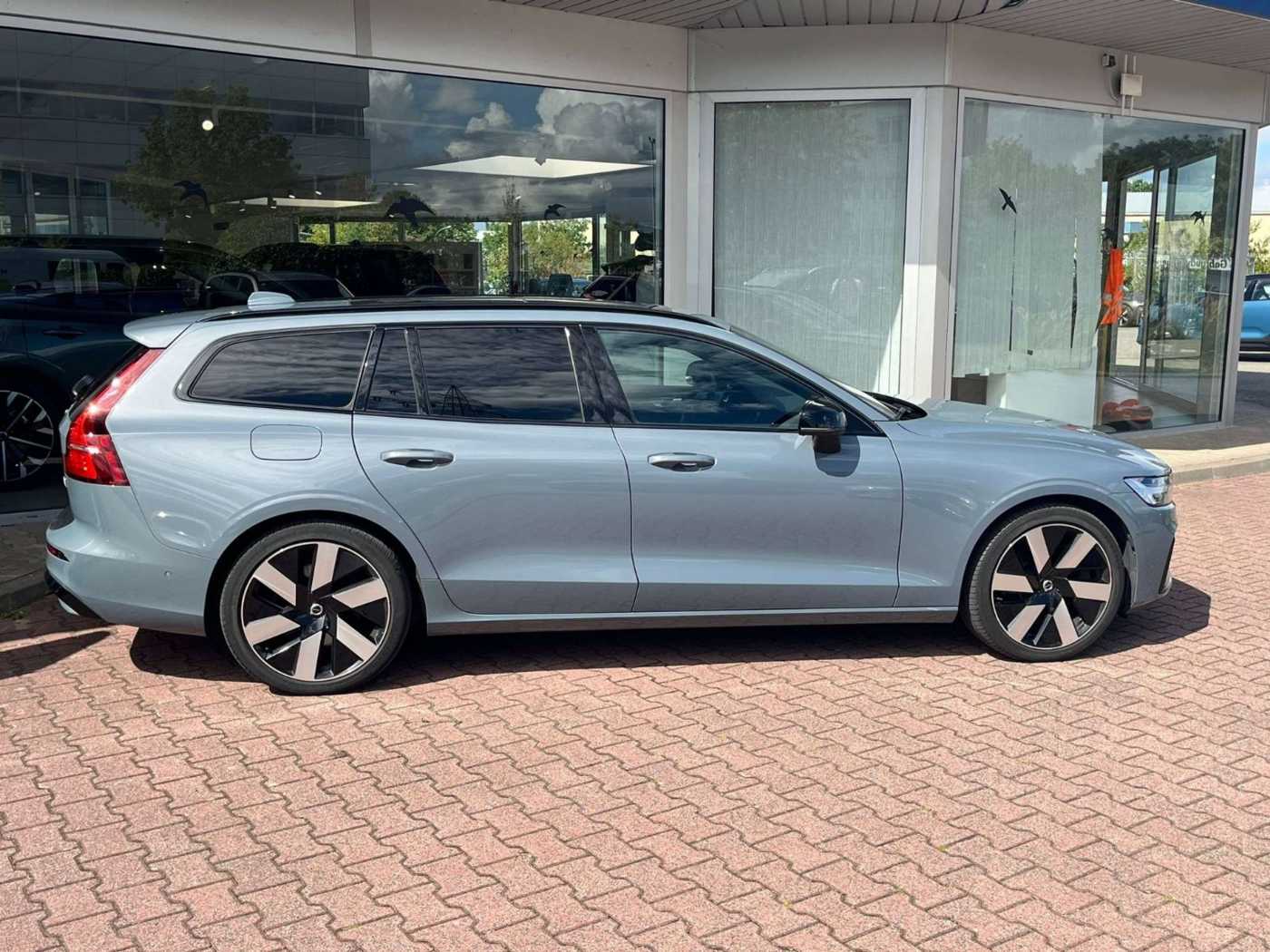 Volvo  T8 AWD Recharge Ultimate Dark Auto