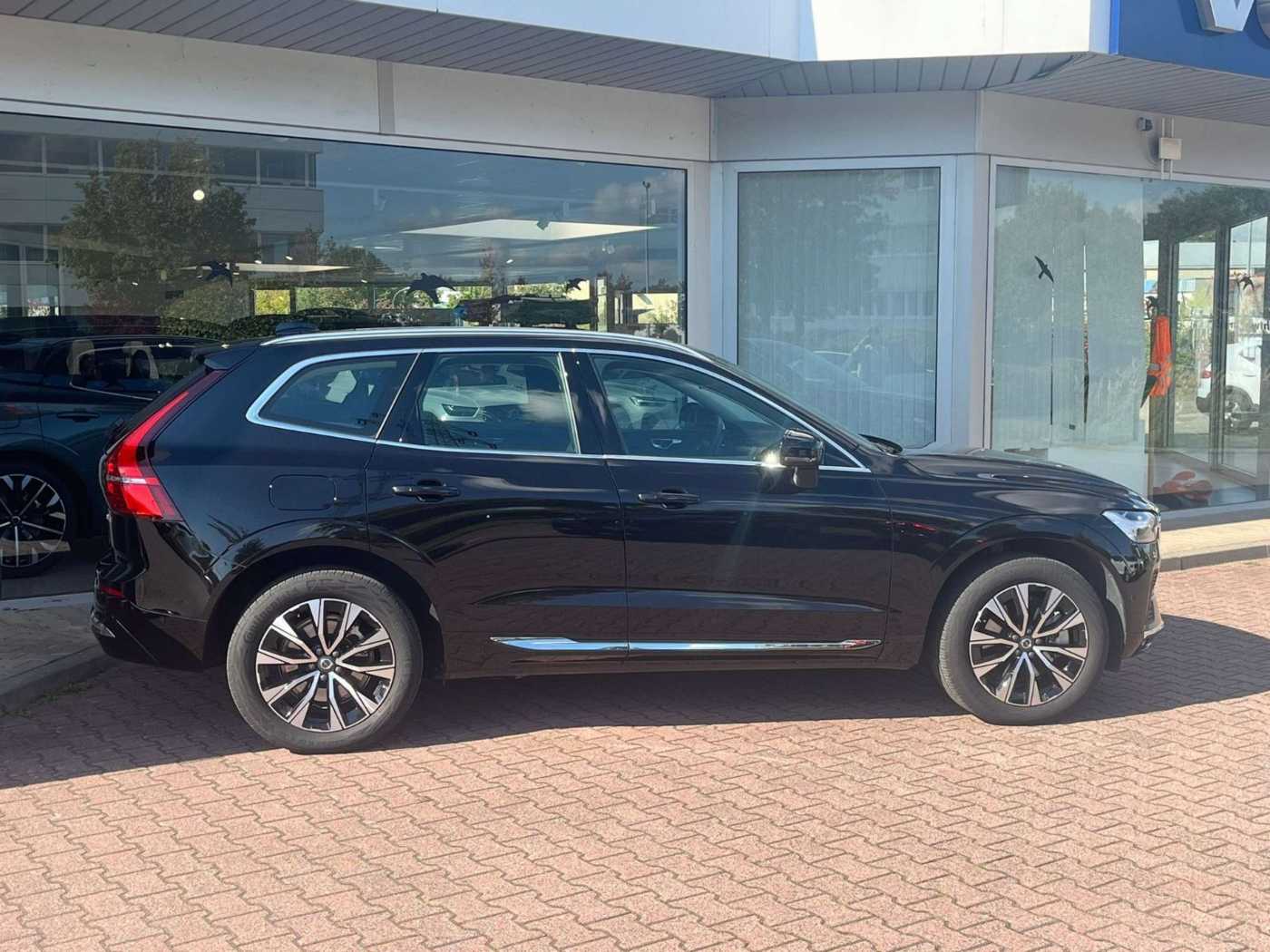 Volvo  B4 D AWD Plus Bright Auto