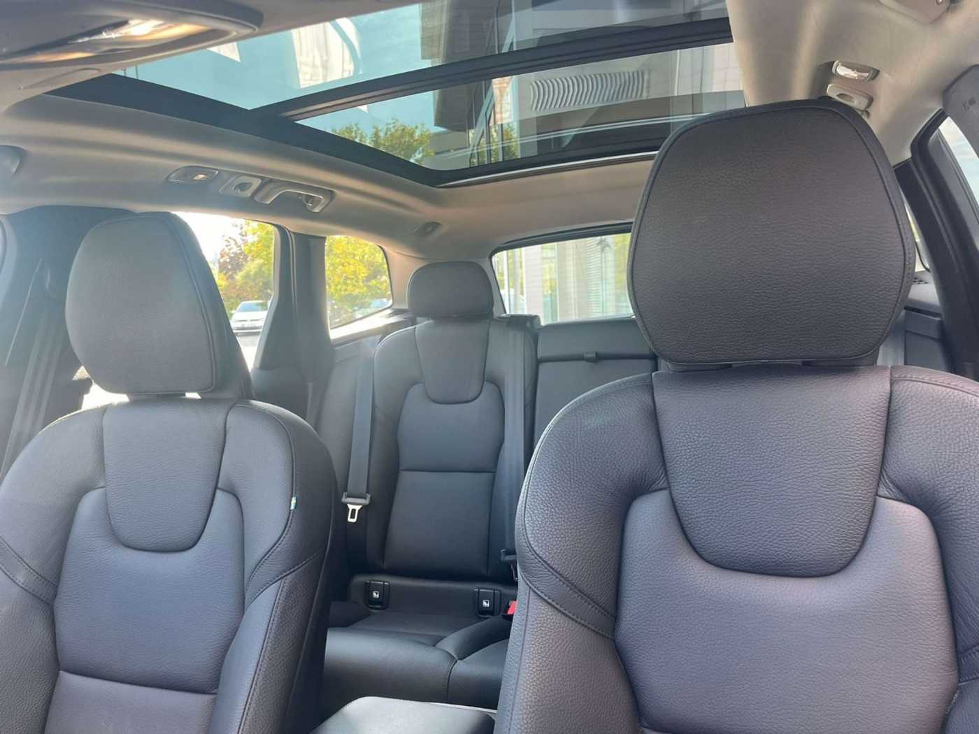 Volvo  B4 D AWD Plus Bright Auto