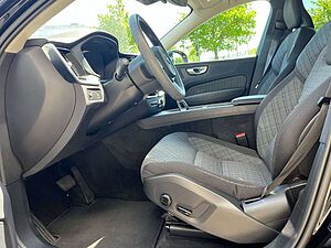 Volvo  B4 Momentum Pro Geartronic
