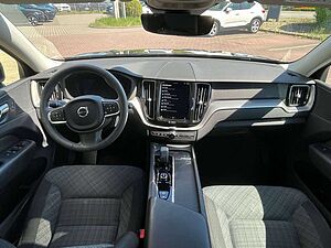 Volvo  B4 Momentum Pro Geartronic