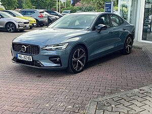 Volvo  B5 AWD Ultimate Dark Auto