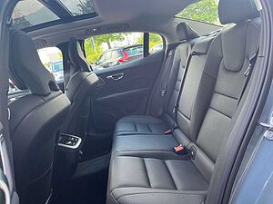 Volvo  B5 AWD Ultimate Dark Auto