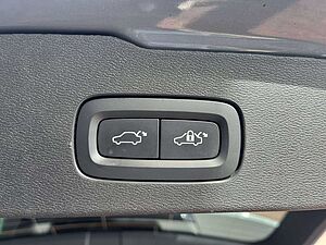 Volvo  T8 AWD Recharge Ultimate Dark Auto