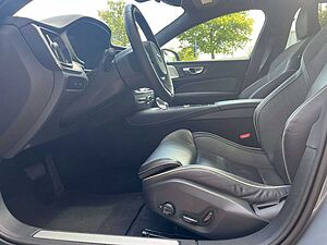 Volvo  T8 AWD Recharge Ultimate Dark Auto