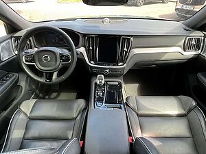 Volvo  T8 AWD Recharge Ultimate Dark Auto