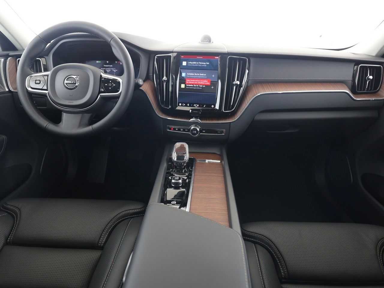 Volvo  B4 Ultimate Dark AWD*Luftf*B&W*Standh*