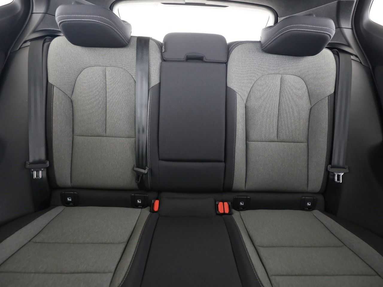 Volvo  B4 Plus Dark FWD*Fahrerassi*LED*