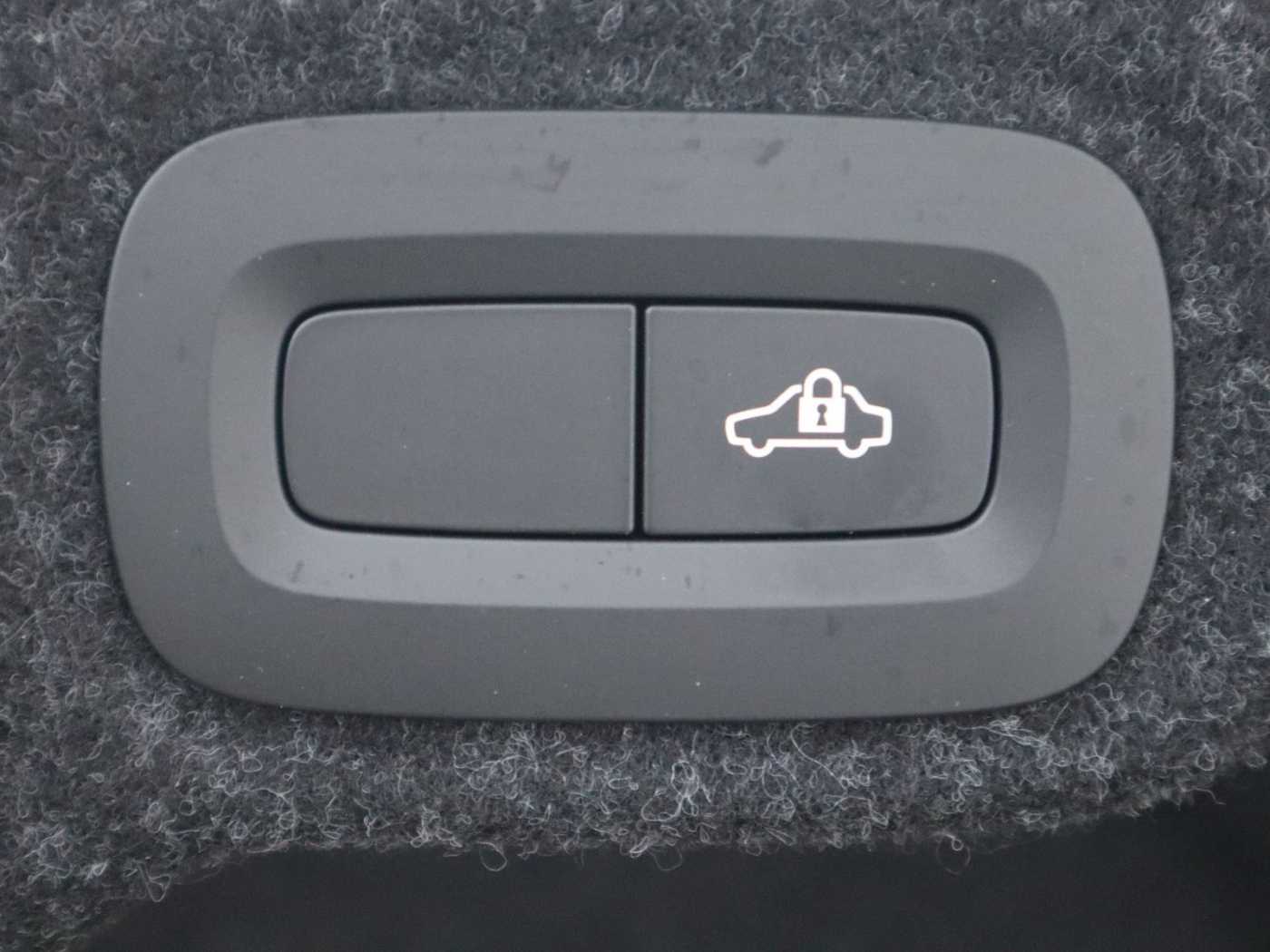 Volvo  T8 Inscription Recharge Plug-In Hybrid AWD