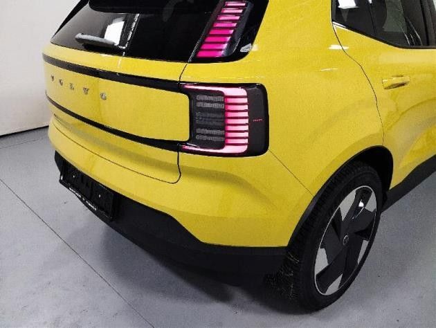 Volvo  Plus RWD Pure Electric