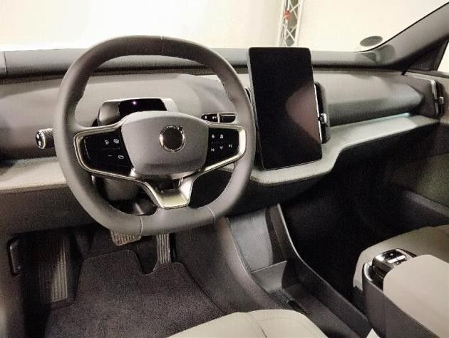 Volvo  Plus RWD Pure Electric