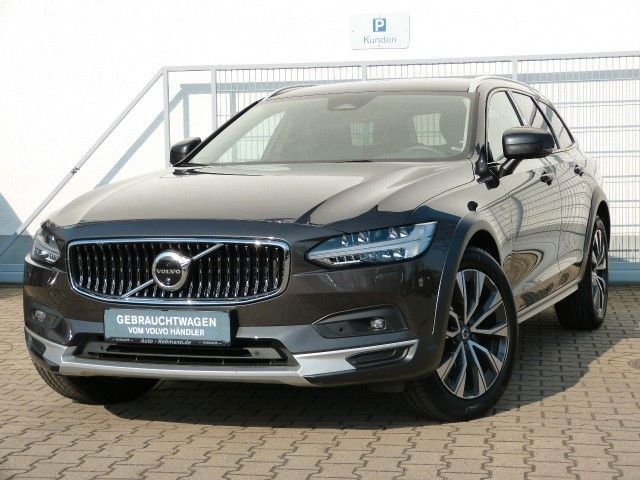 Volvo  B4 Cross Country Plus AWD