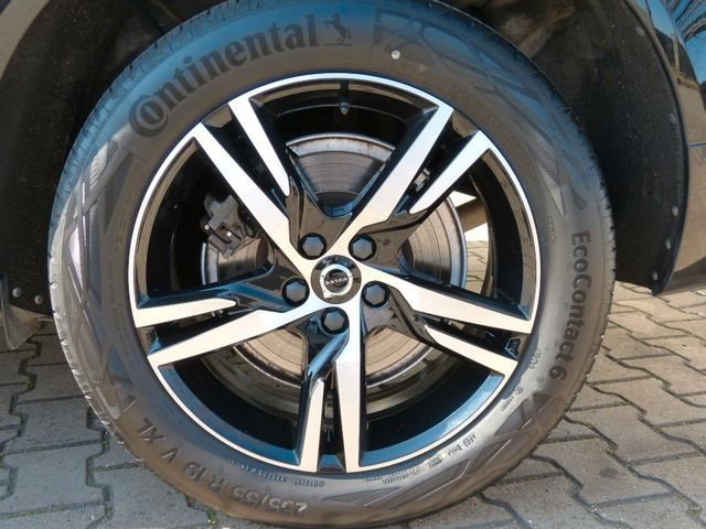 Volvo  B4 R Design AWD