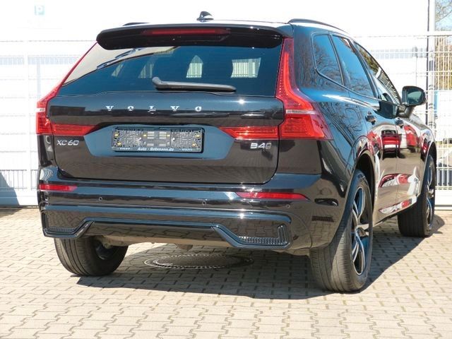 Volvo  B4 R Design AWD