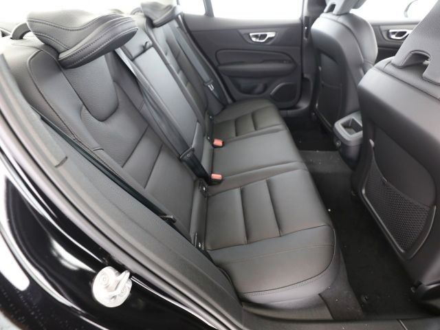 Volvo  B4 Plus Dark*Standh*H&K*SD*