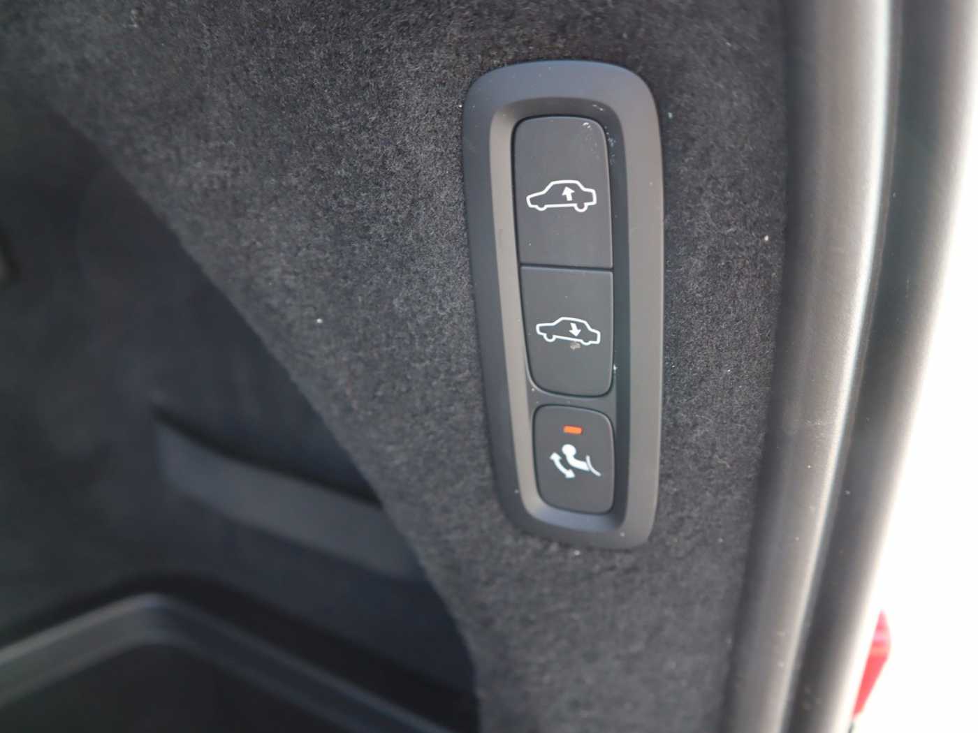 Volvo  B5 Inscription AWD*AHK*Luftf*360°