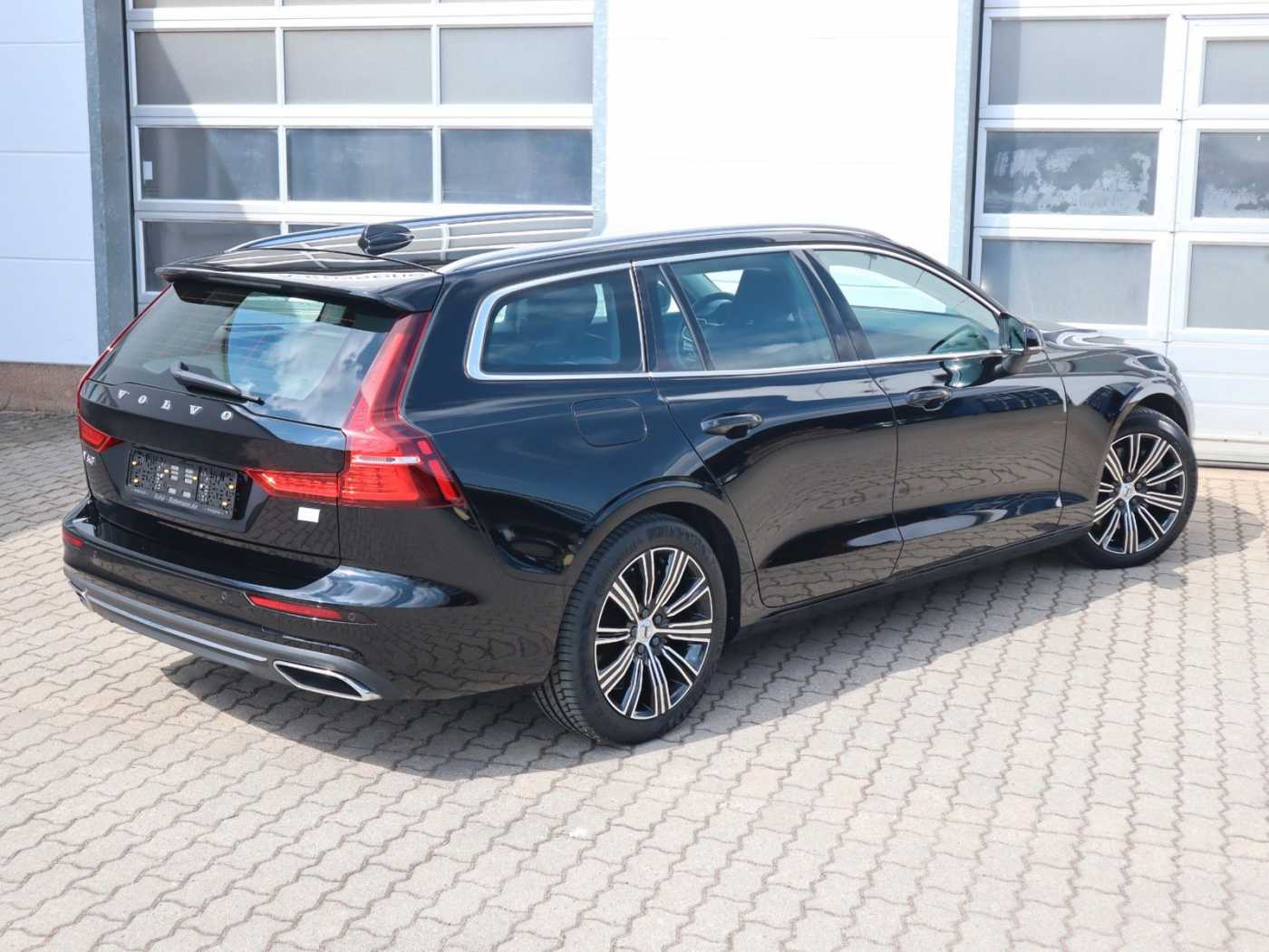 Volvo  T6 Core Recharge Plug-In Hybrid AWD