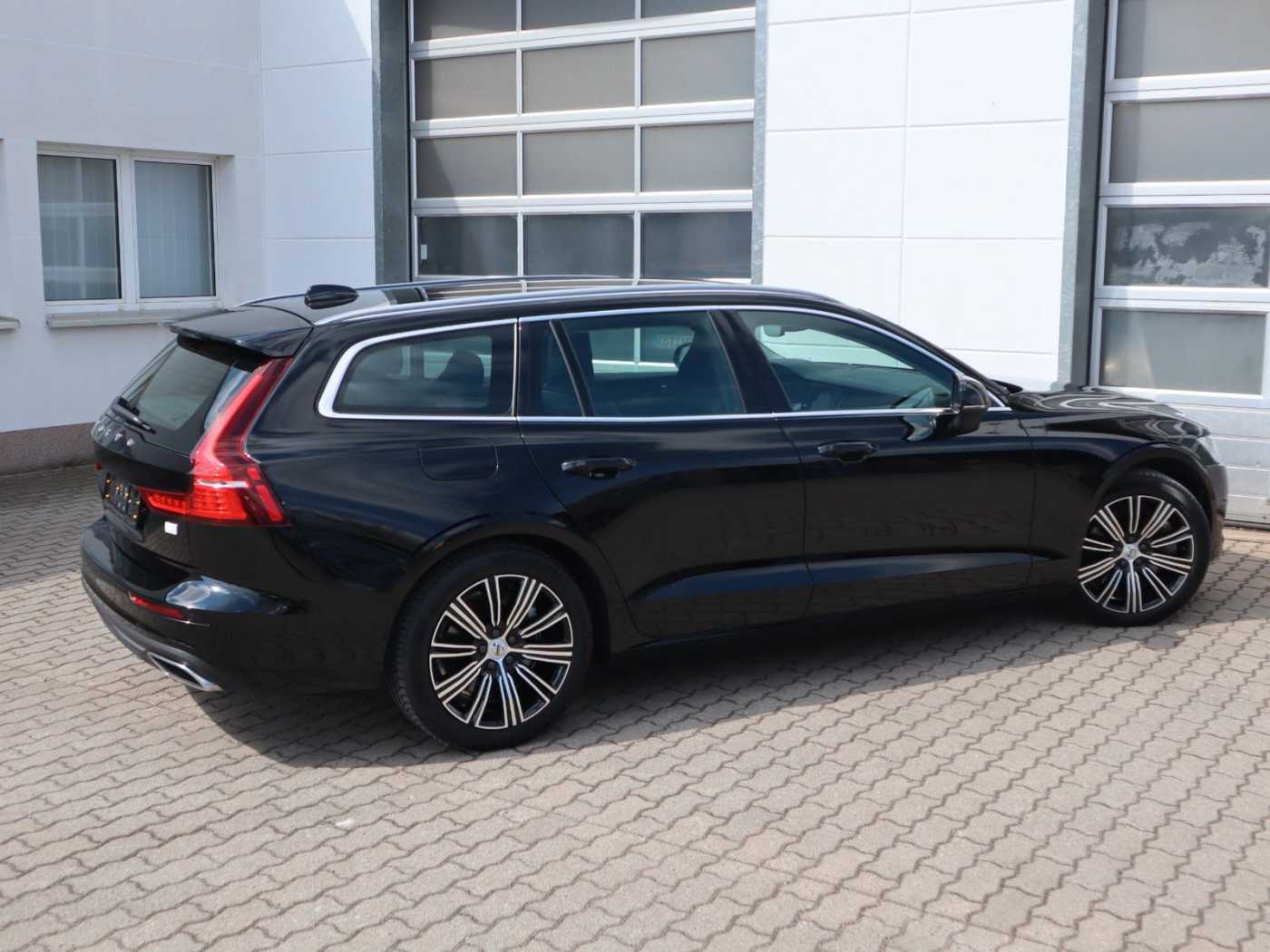 Volvo  T6 Core Recharge Plug-In Hybrid AWD