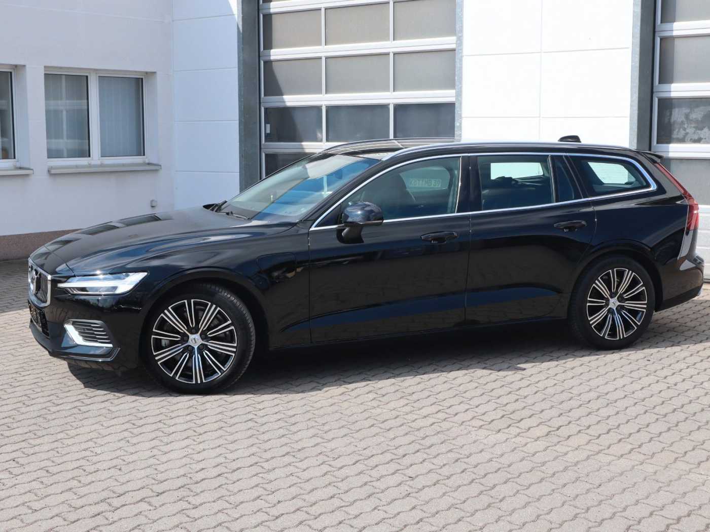 Volvo  T6 Core Recharge Plug-In Hybrid AWD