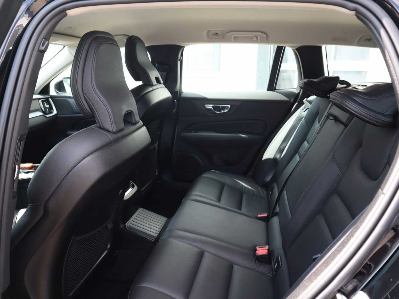 Volvo  T6 Core Recharge Plug-In Hybrid AWD