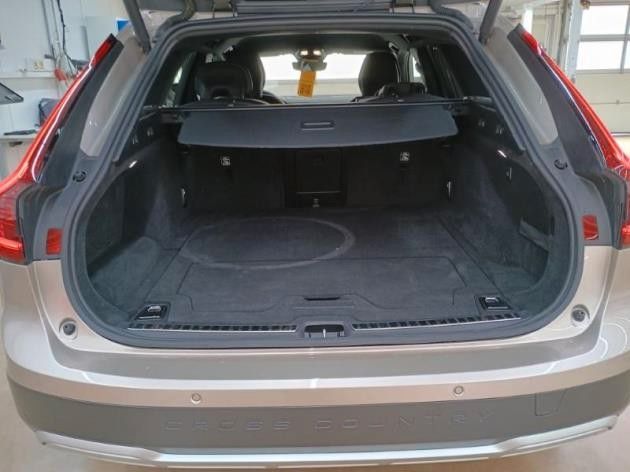 Volvo  B4 Cross Country Plus AWD*Standh*360°*