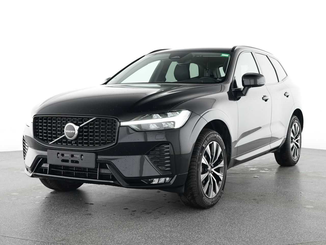 Volvo  B4 Plus Dark AWD