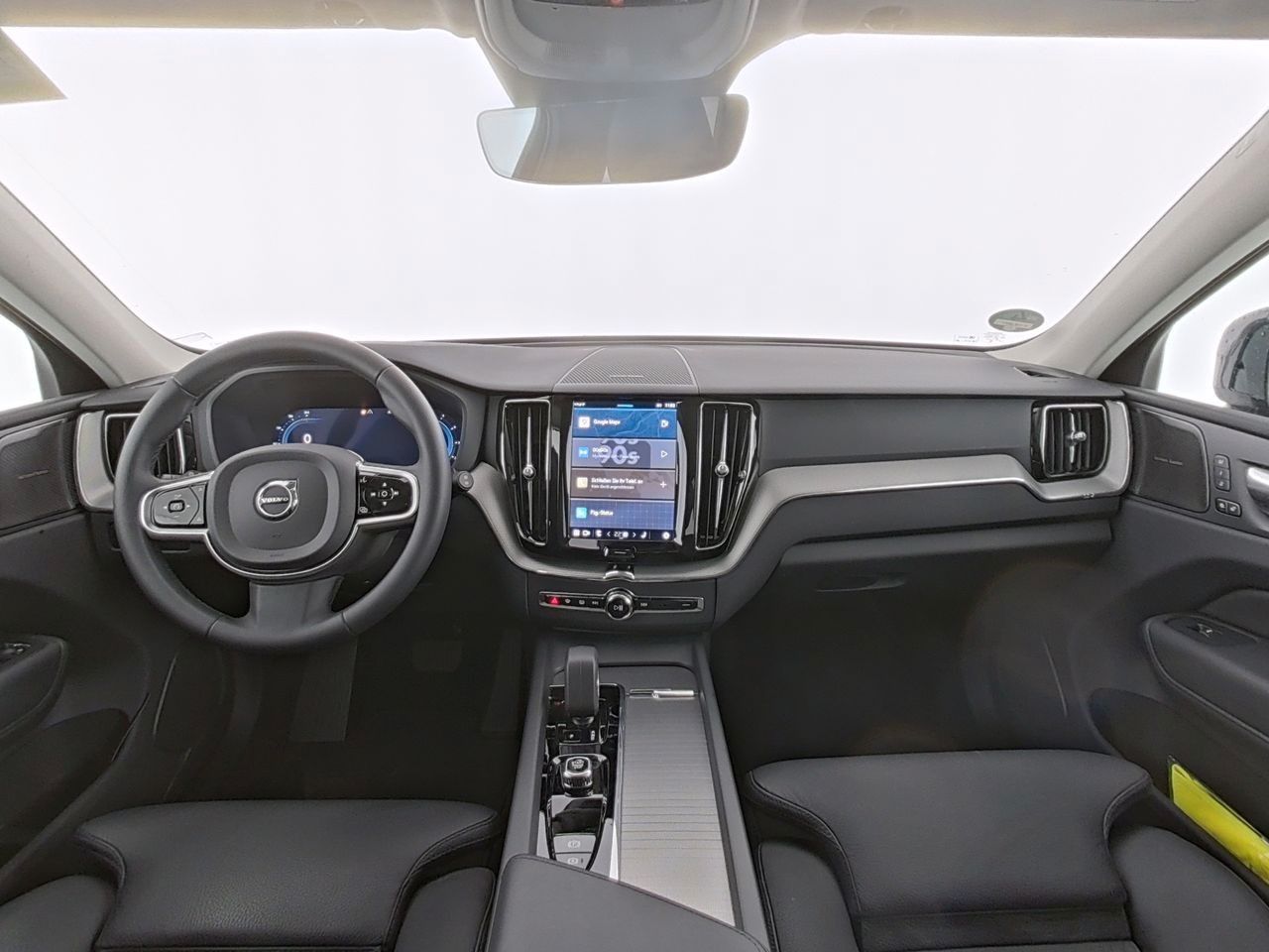 Volvo  B4 Plus Dark AWD