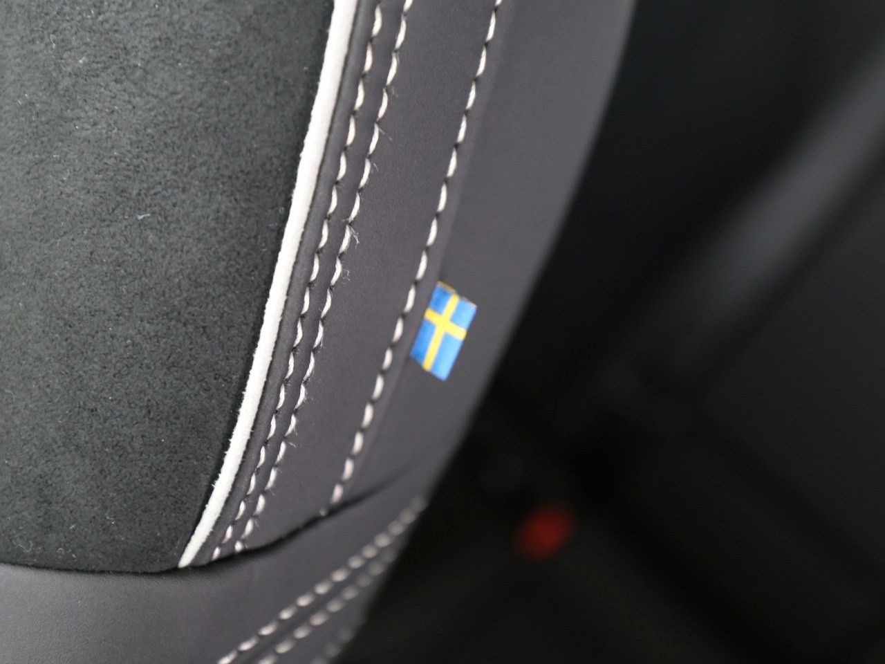 Volvo  B3 Core 2WD
