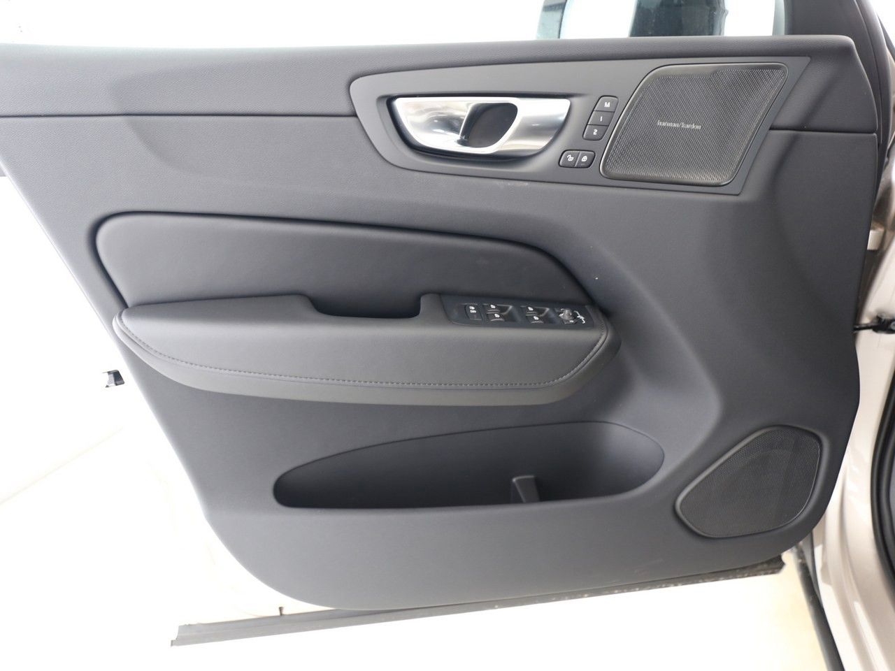 Volvo  T8 Ultra Dark Recharge Plug-In Hybrid AWD