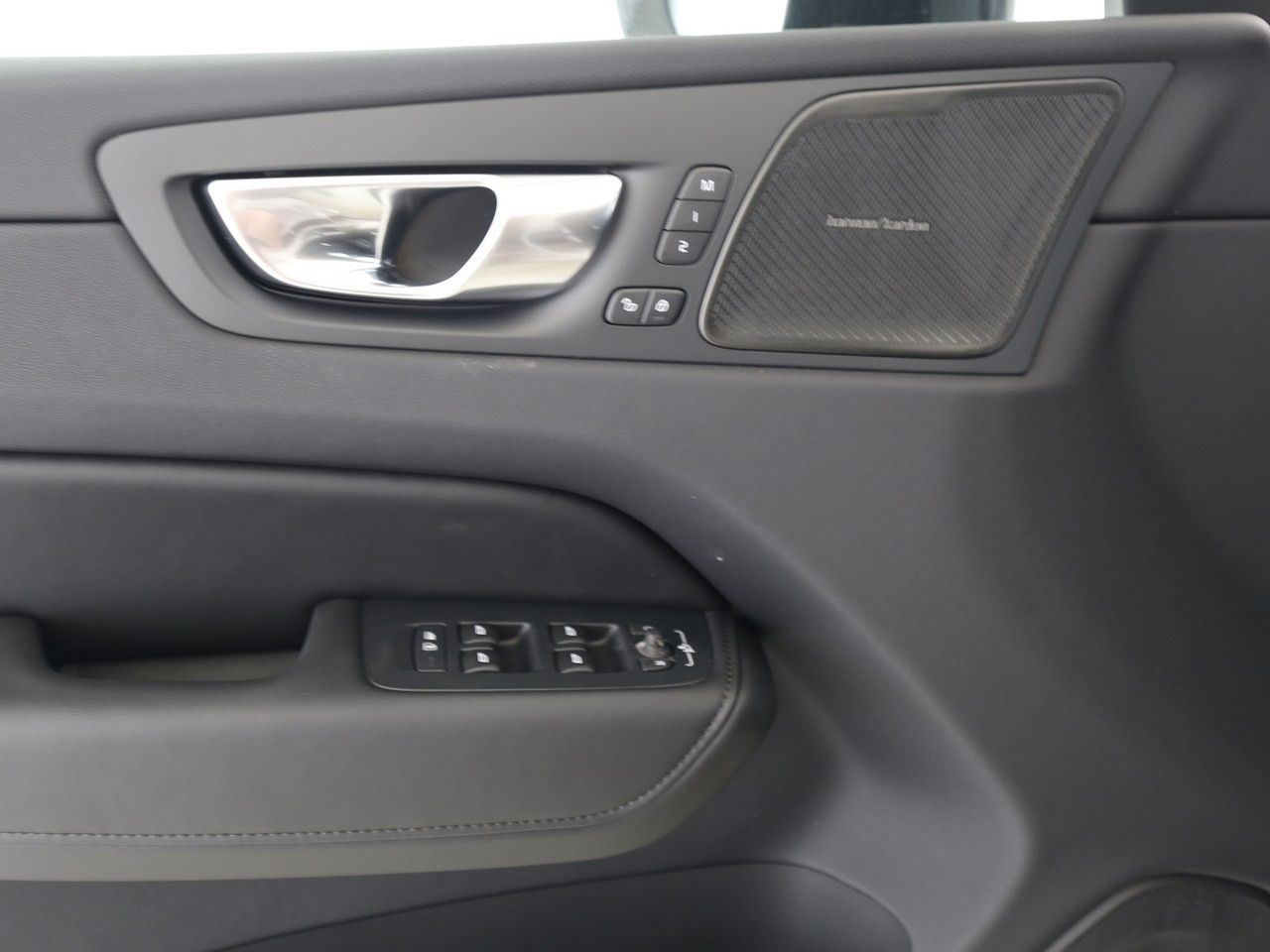 Volvo  T8 Ultra Dark Recharge Plug-In Hybrid AWD