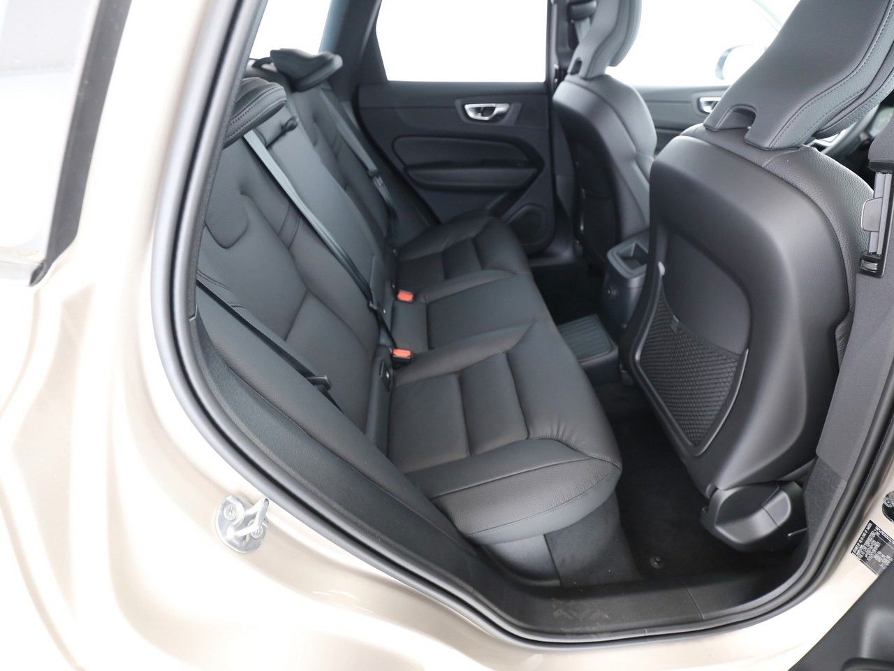 Volvo  T8 Ultra Dark Recharge Plug-In Hybrid AWD